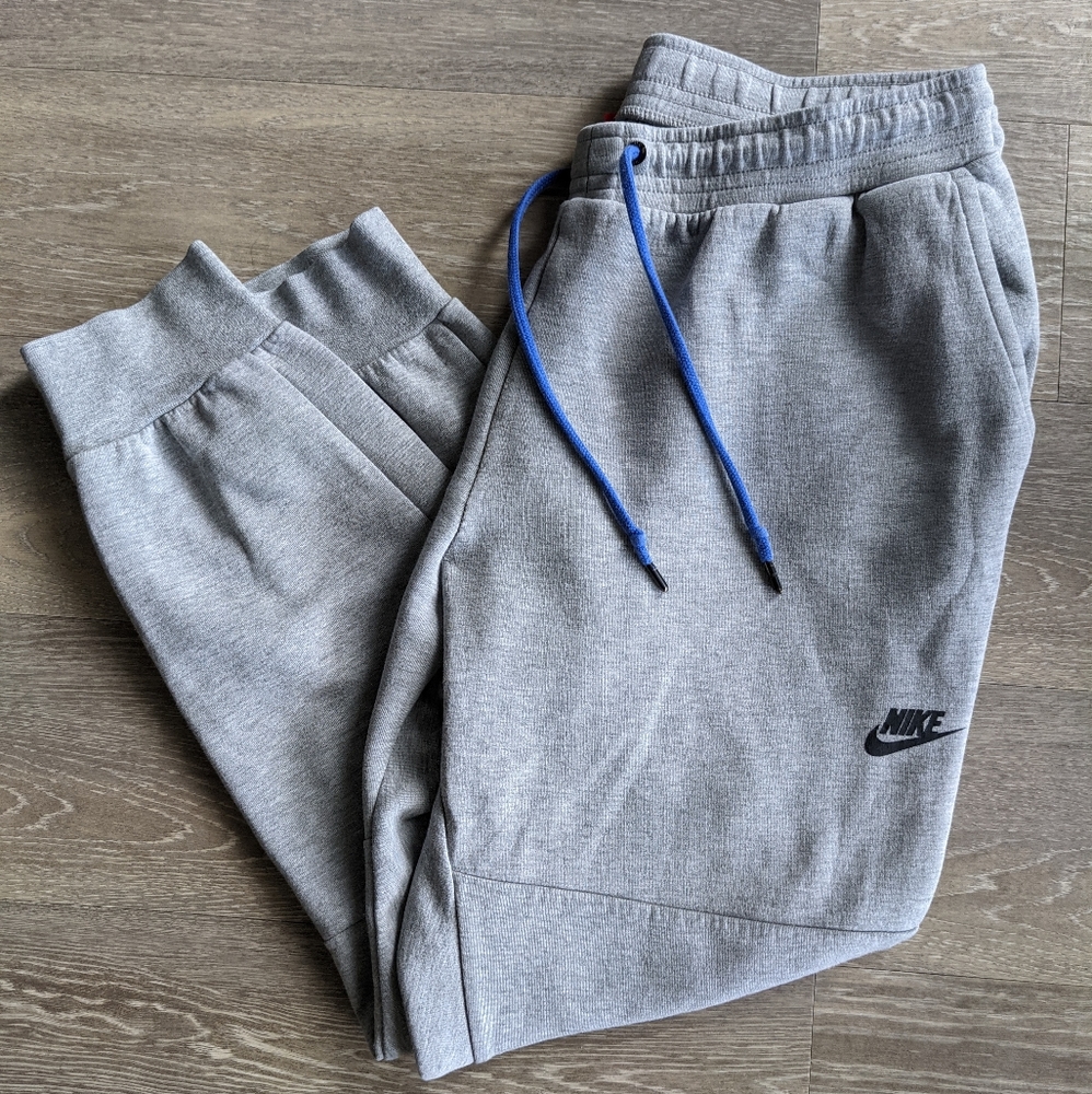 Nike sportswear Tech fleece grey joggers Men’s XL
